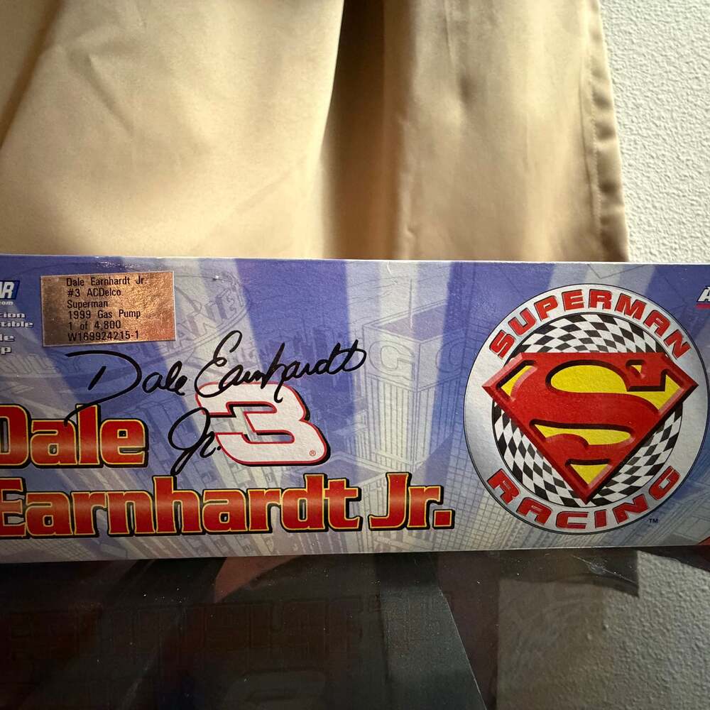 1999 Dale Earnhardt Jr. #3 ACDelco Superman Racing 1:16 Scale Gas Pump Bank